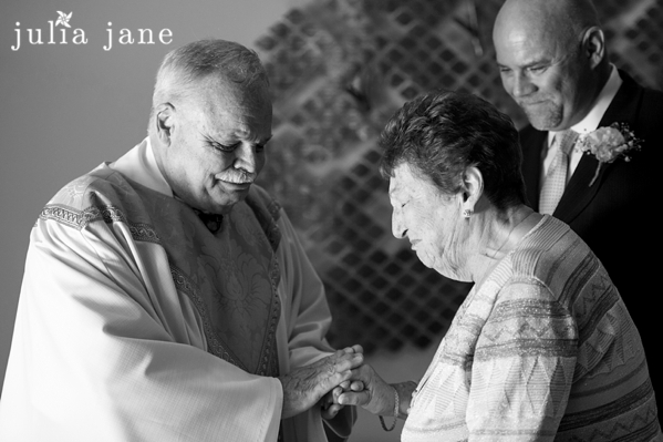 Natural Wedding Photography by Connecticut Wedding Photographer Julia Jane Studios  
